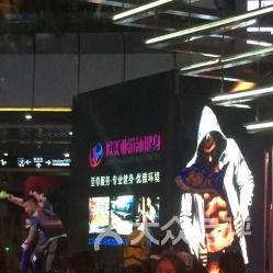 欧美健身视频游泳,欧美健身达人教你高效游泳塑形技巧