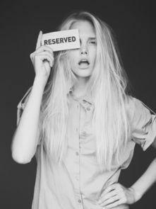 欧美黑亮滤镜视频素材,揭秘时尚潮流背后的光影魅力