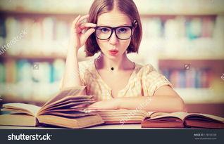 欧美女生读书的视频,探索知识世界的独特魅力