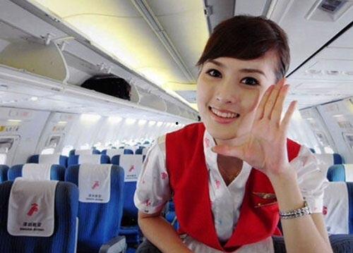 南方航空空姐吃瓜视频播放,网友热议空中美食瞬间