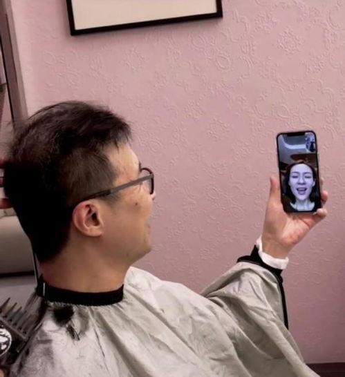 剃头发吃瓜视频,揭秘网红新潮流